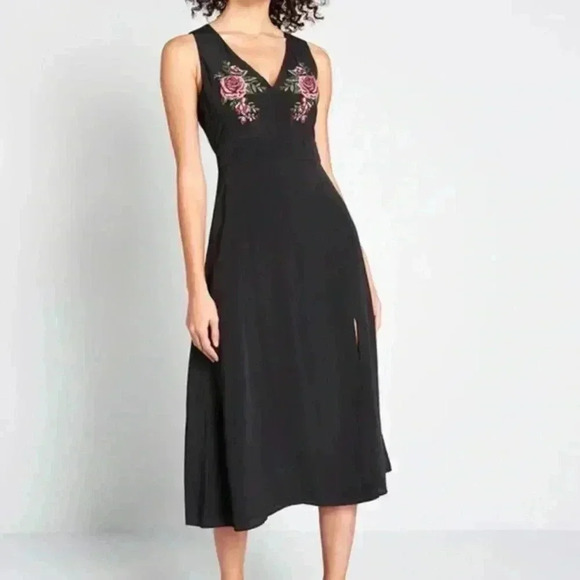 Black with Embroidered flowers ModCloth Jessy B Midi Dress size XS - Picture 2 of 4